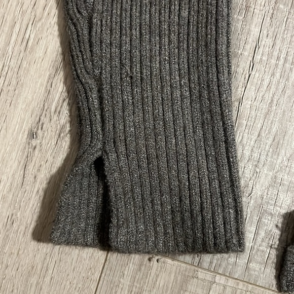 Zara Knit Cropped Turtleneck - Picture 2 of 9